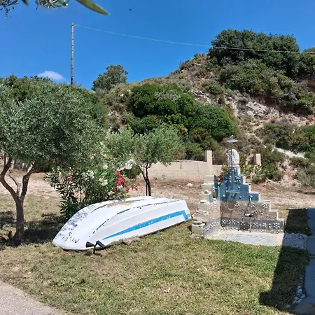 Beachfront Oleanders House In Skala
