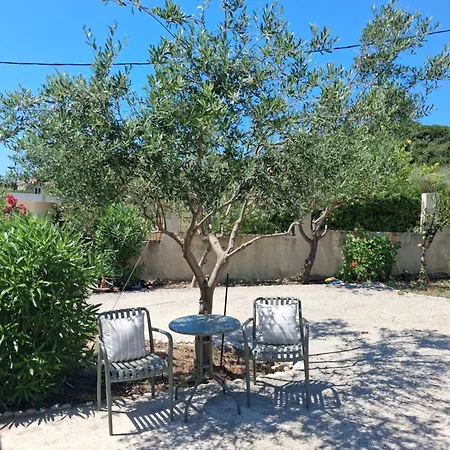 Feriehus Beachfront Oleanders House In Skala
